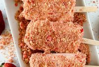Strawberry Crunch Ice Cream Bar Recipe: Creamy Homemade Treat