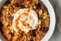 Carrot Cake Oatmeal Recipe: Spiced Overnight Oats with Carrot and Walnut