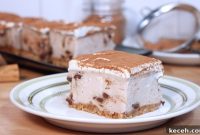 Cannoli Cheesecake Bars — Creamy Ricotta Dessert Squares