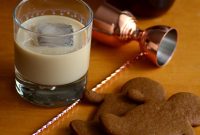 Gingerbread Cookies ‘n’ Cream Holiday Cocktail Recipe