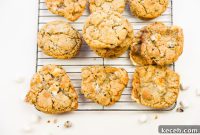 Marshmallow N’ Cream Cookies Recipe: Fluffy, Chocolate Chip Treats