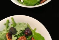 Arugula, Grape & Candied Pecan Salad with Maple Vinaigrette