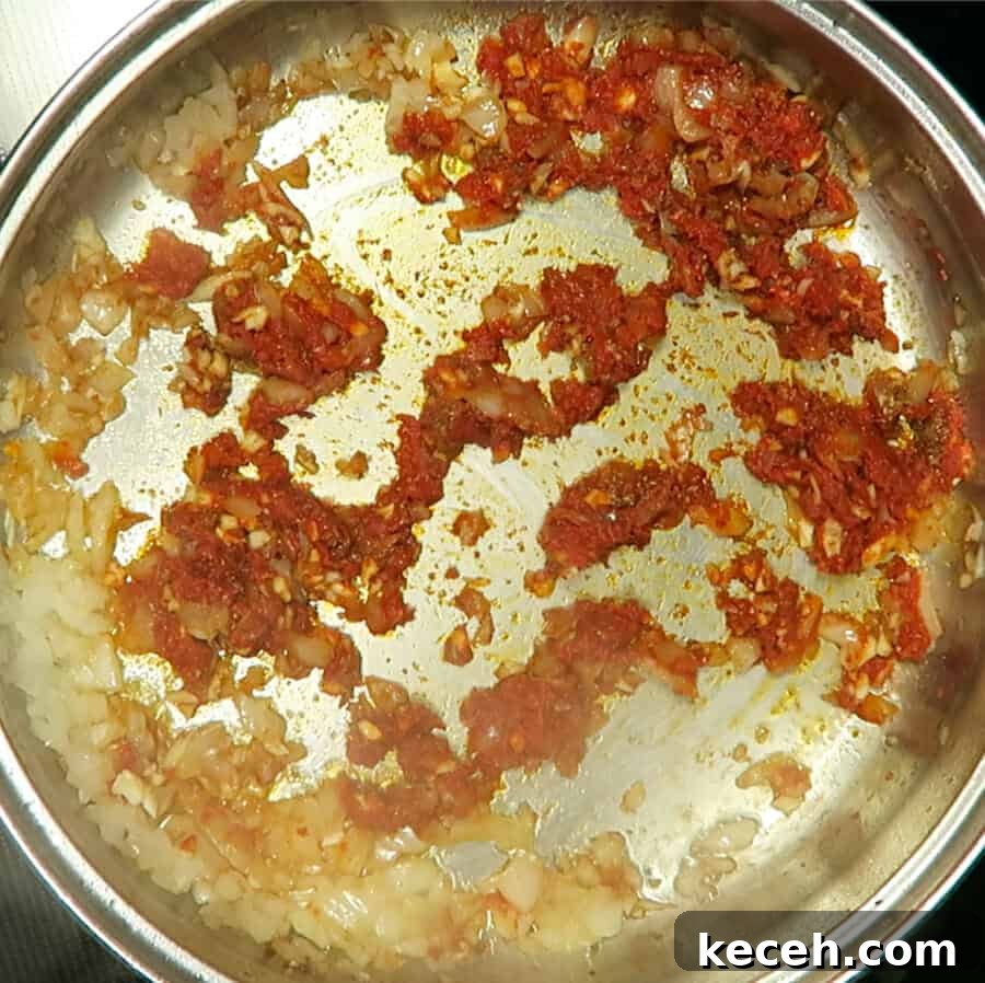 30-Minute One-Pot Thai Red Curry Chicken Recipe 5 img 3840 4