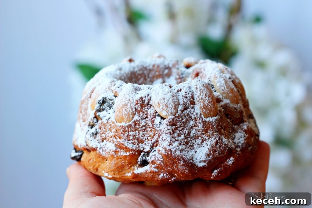 Czech Easter Traditions from My Home: Customs, Foods & Crafts 16 alsiatic brioche with almonds