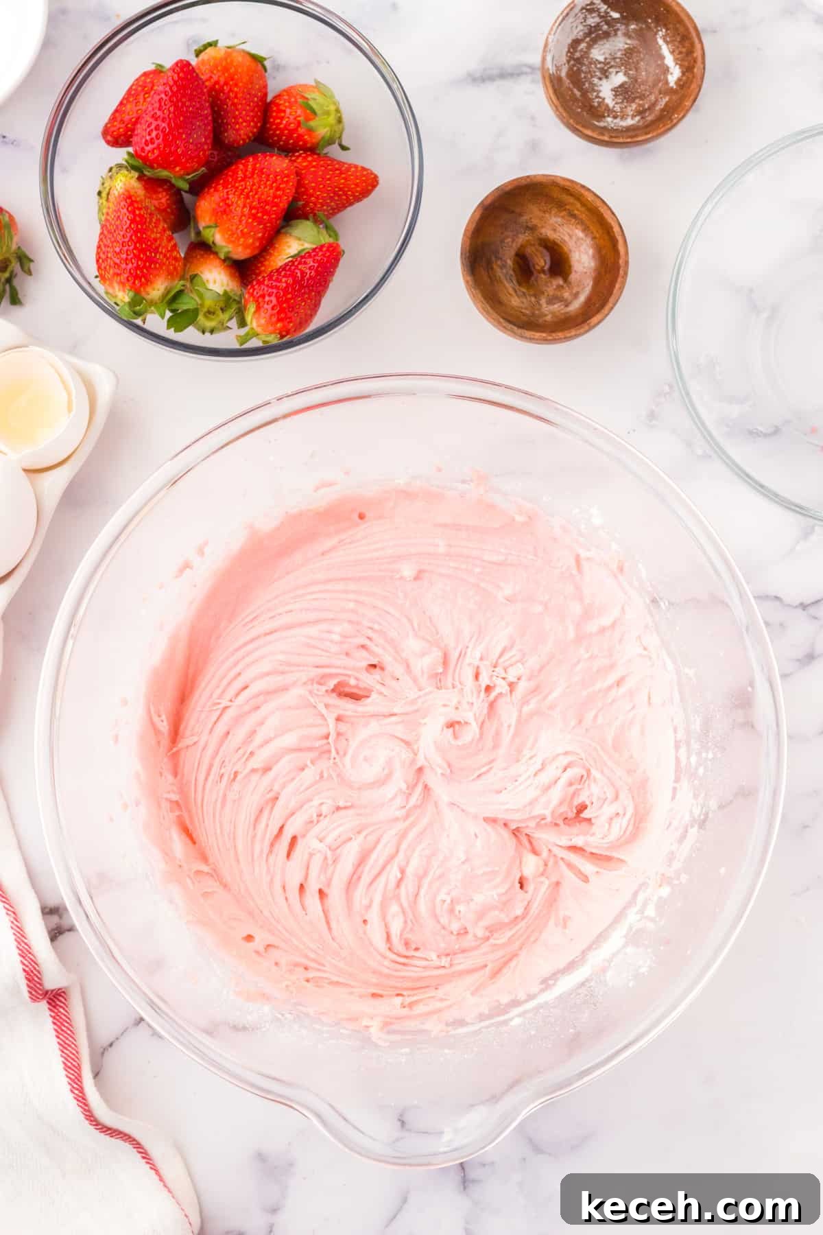 Strawberry-Filled Cupcakes with Fresh Strawberry Filling 6 Strawberry Cupcake Batter in large mixing bowl