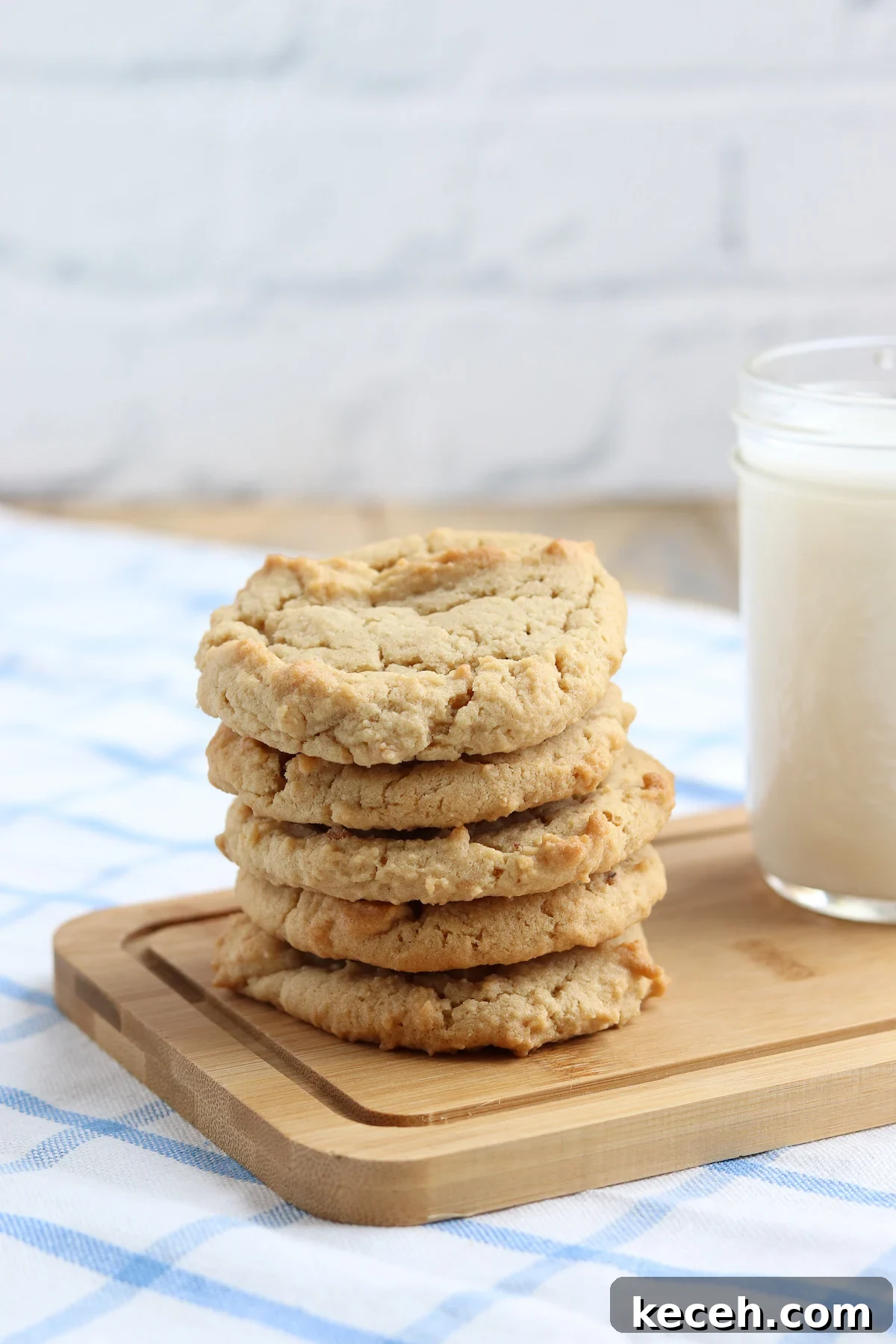 Crispy Peanut Butter Cookies Recipe: Crunchy, Golden Treats 2 stack of cookies