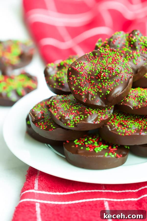 christmas-almond-chocolate-cups - These Christmas Almond Chocolate Cups are made with only 3-Ingredients and they require no baking. It's ultra-easy to make, delicious, gluten-free and vegan too! christmas-almond-chocolate-cups - These Christmas Almond Chocolate Cups are made with only 3-Ingredients and they require no baking. It's ultra-easy to make, delicious, gluten-free and vegan too!