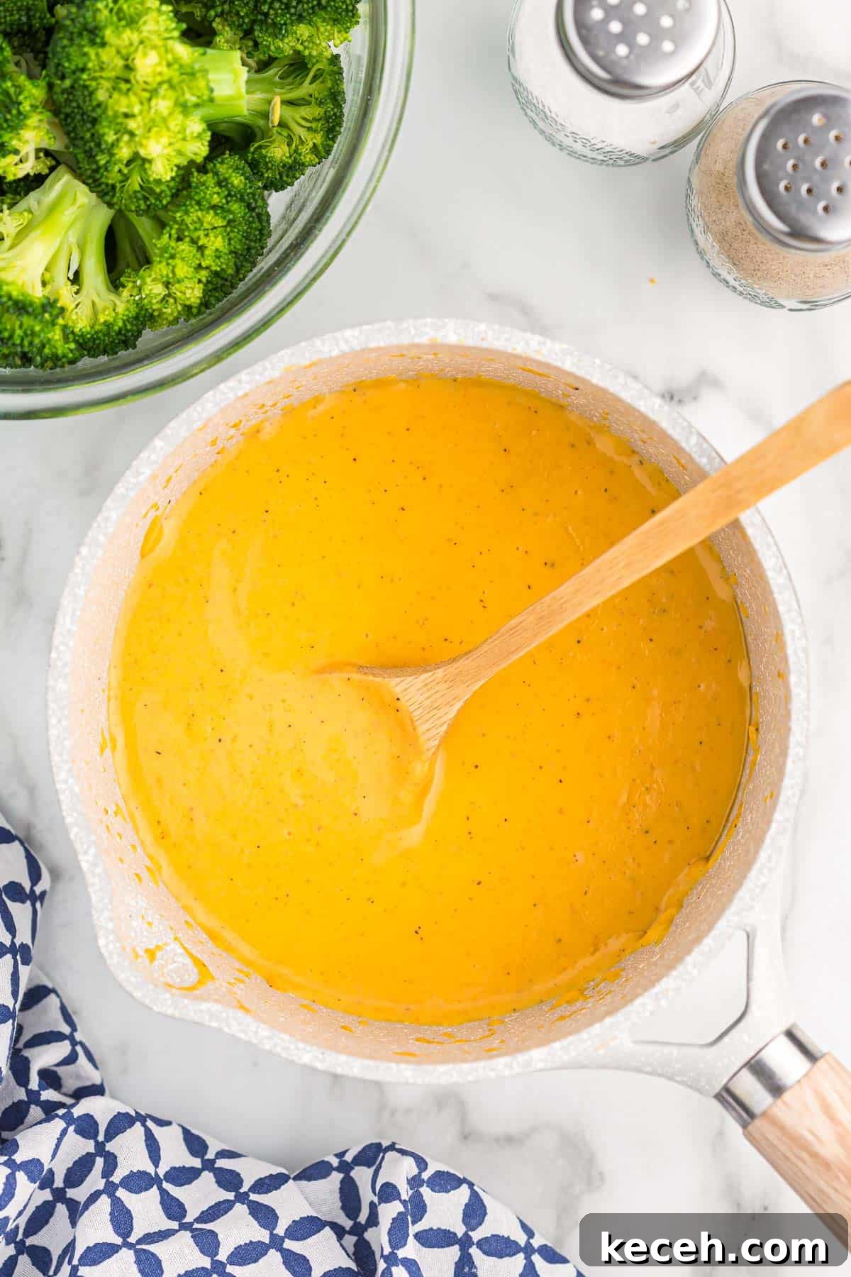 Creamy Cheese Sauce for Broccoli: Quick Recipe & Tips 7 cheese sauce for broccoli in a sauce pan