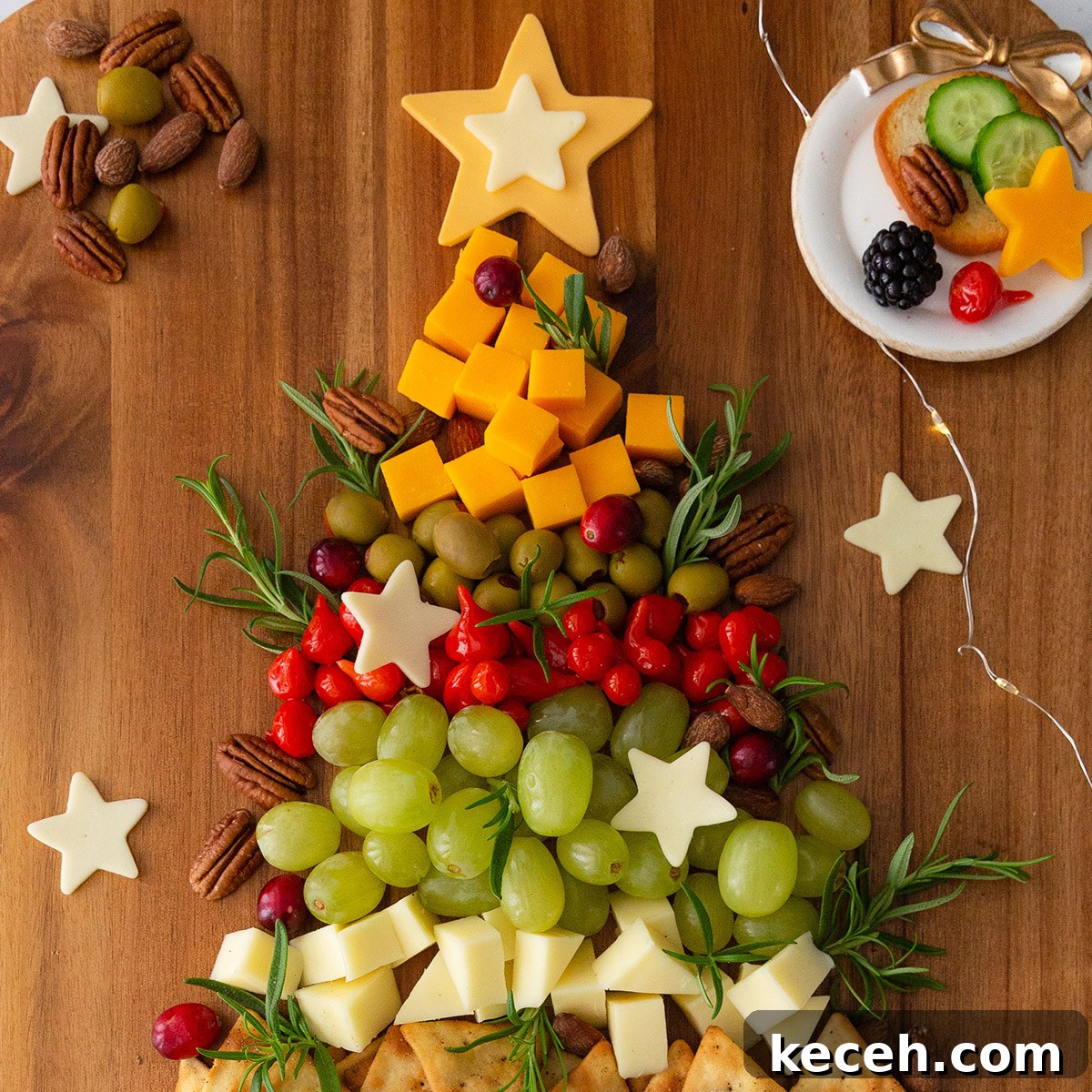 Christmas Tree Charcuterie Board Ideas for Festive Holiday Entertaining 4 Christmas Charcuterie Board