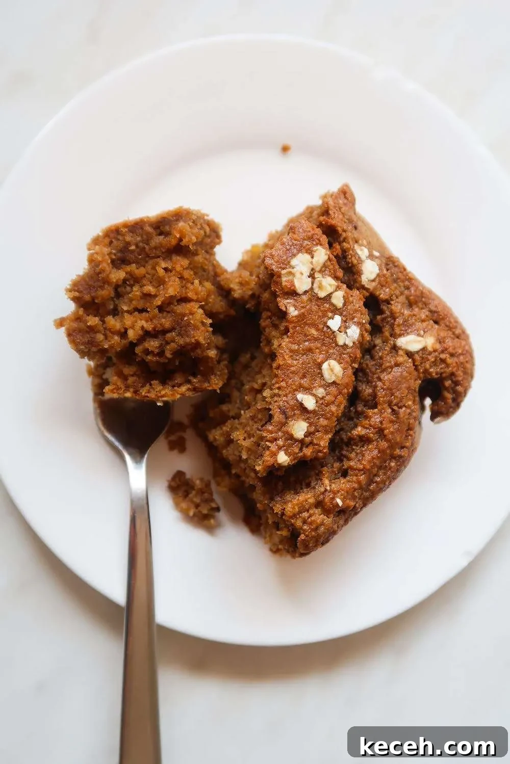 15 Delicious Oat Recipes for Breakfast, Snacks, and Desserts 10 oatmeal apple cake